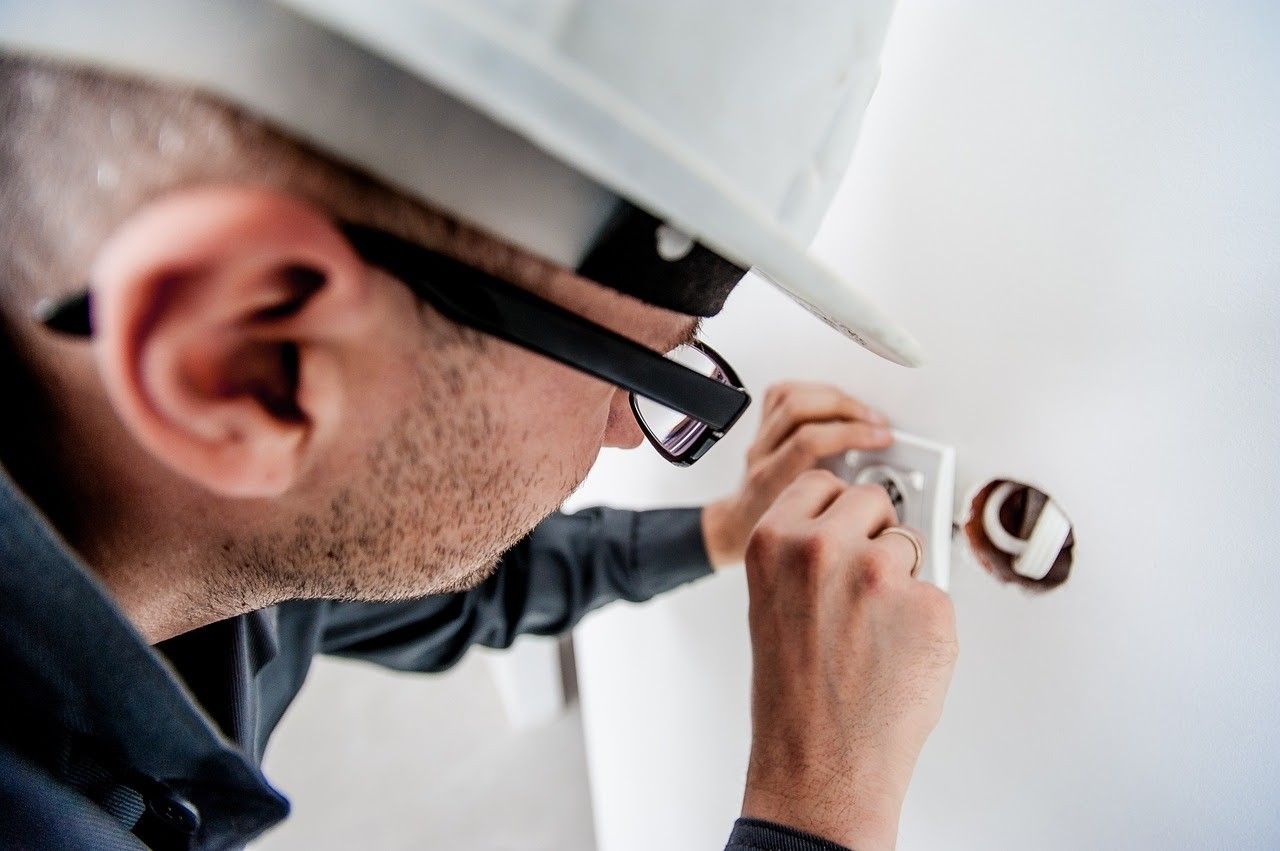 Are you in need of a trustworthy master electrician in Schulenburg, TX? Scott’s Electric has served the residents of Schulenburg county for 25+ years. Call today!
